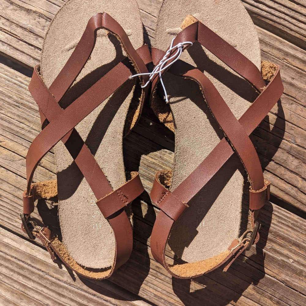 New Esprit Women's brown faux leather sandles NEVER WORN sz 8